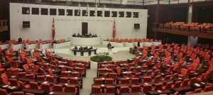 Davutoğlu'nun 'dokunulmazlık' teklifine CHP ve MHP'den ilk yanıt