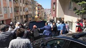 Bir Kadın Düşerek Yaralandı! Ekrem İmamoğlu'na Protestoda Arbede -  onedio.com